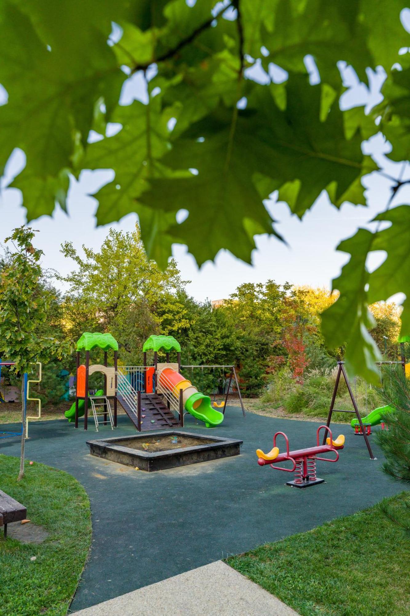 Mido Aviatie Park Apartments With Private Parking & Self Check-In Bukarest Exteriör bild